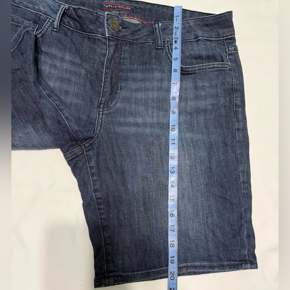 Tommy Hilfiger Blue Jean Shorts Classic Style
Size 12 - Picture 5 of 8